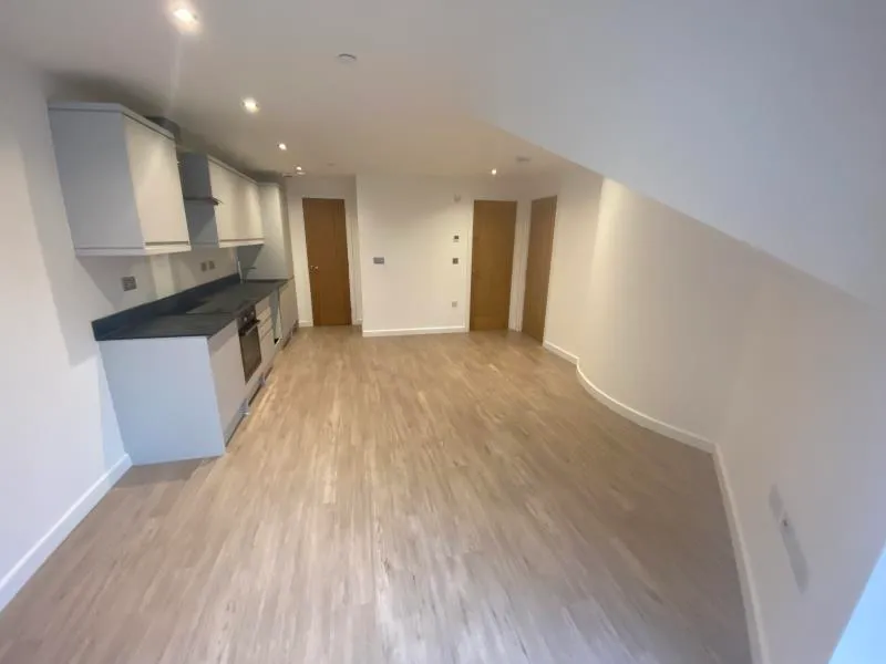 Goldsworth Road, Woking, GU21, photo 3