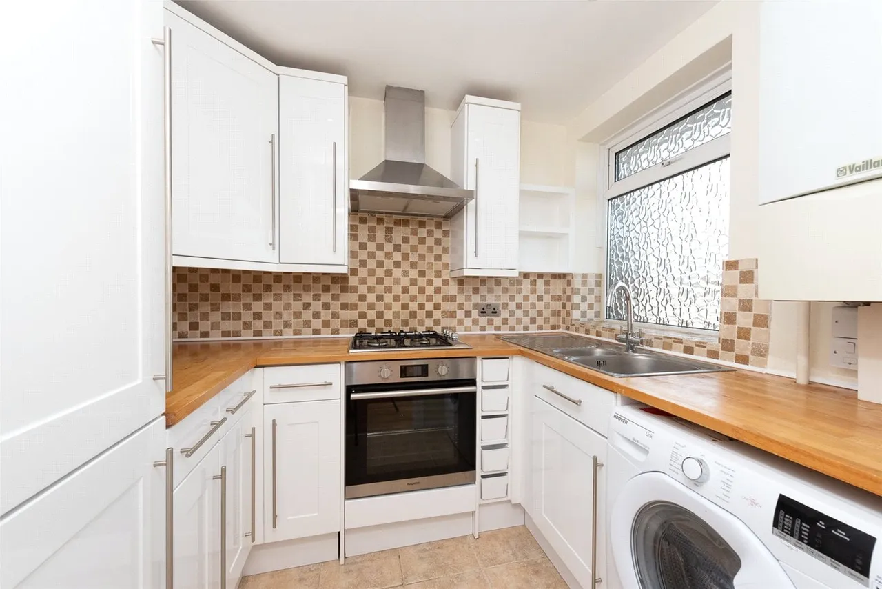 Coleman Court, Kimber Road, London, SW18, photo 2