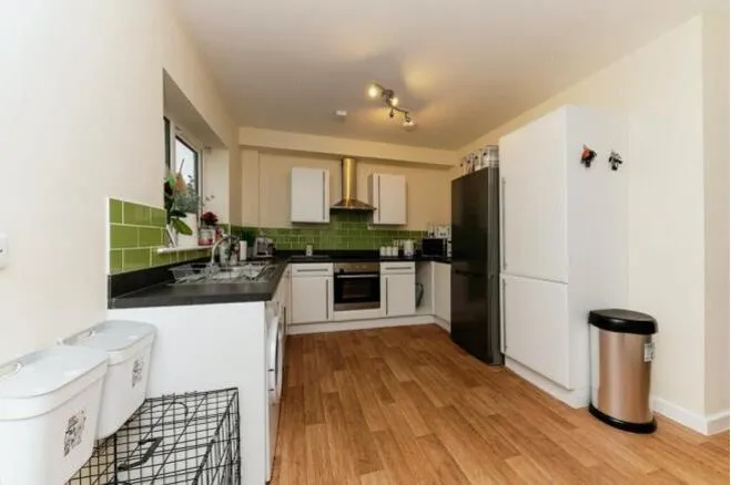 Salters Close, Grimsby, photo 4