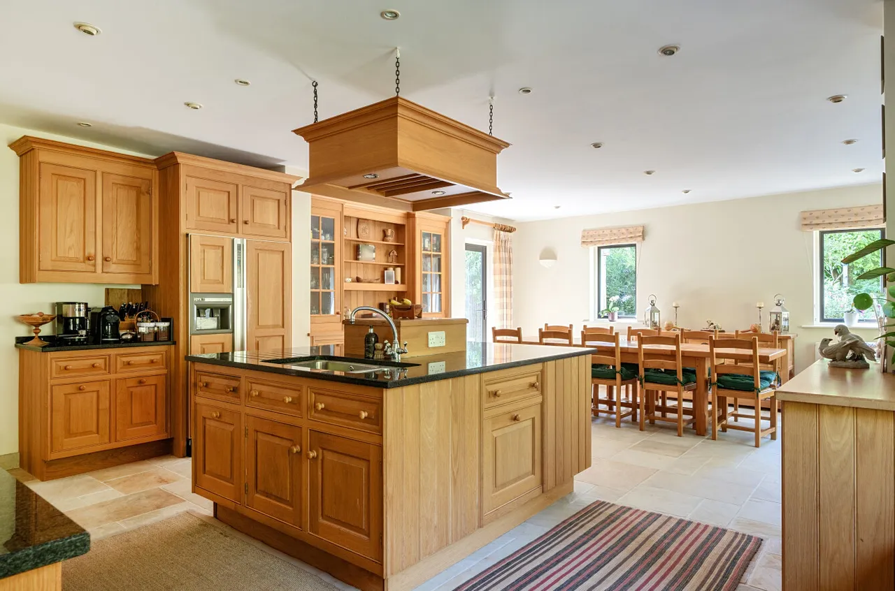 Dunwood Hill, East Wellow, SO51, photo 2