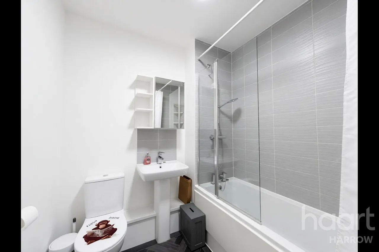 Edgecumbe Avenue, NW9, photo 10