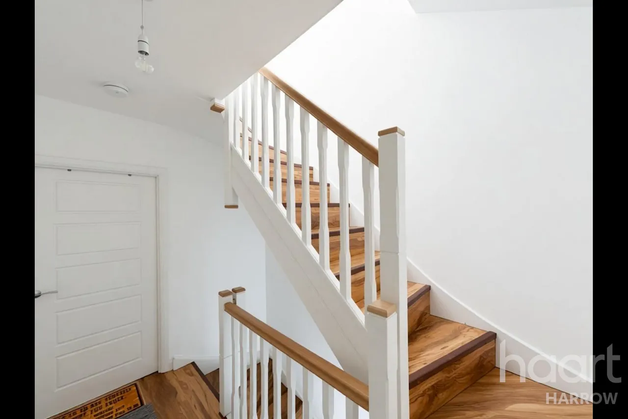 Edgecumbe Avenue, NW9, photo 12