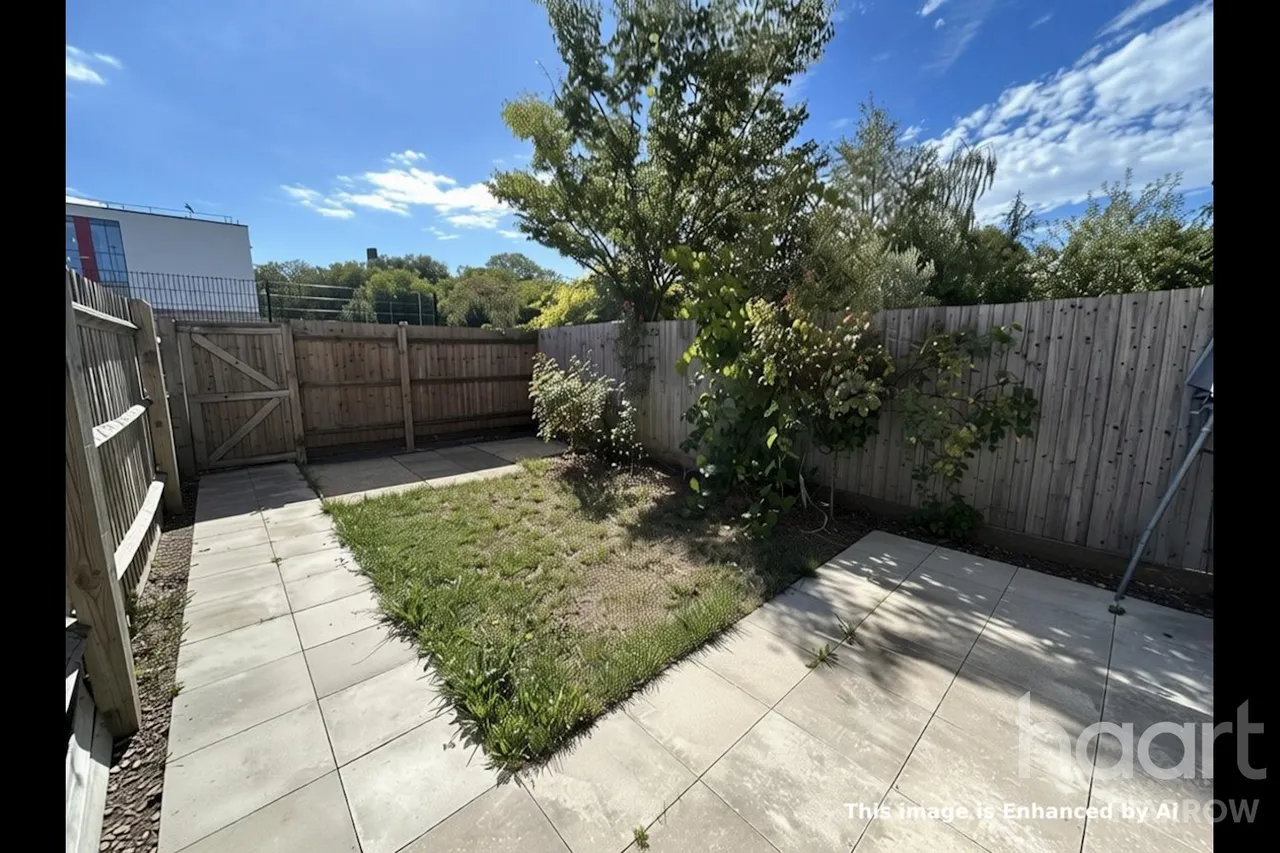 Edgecumbe Avenue, NW9, photo 18