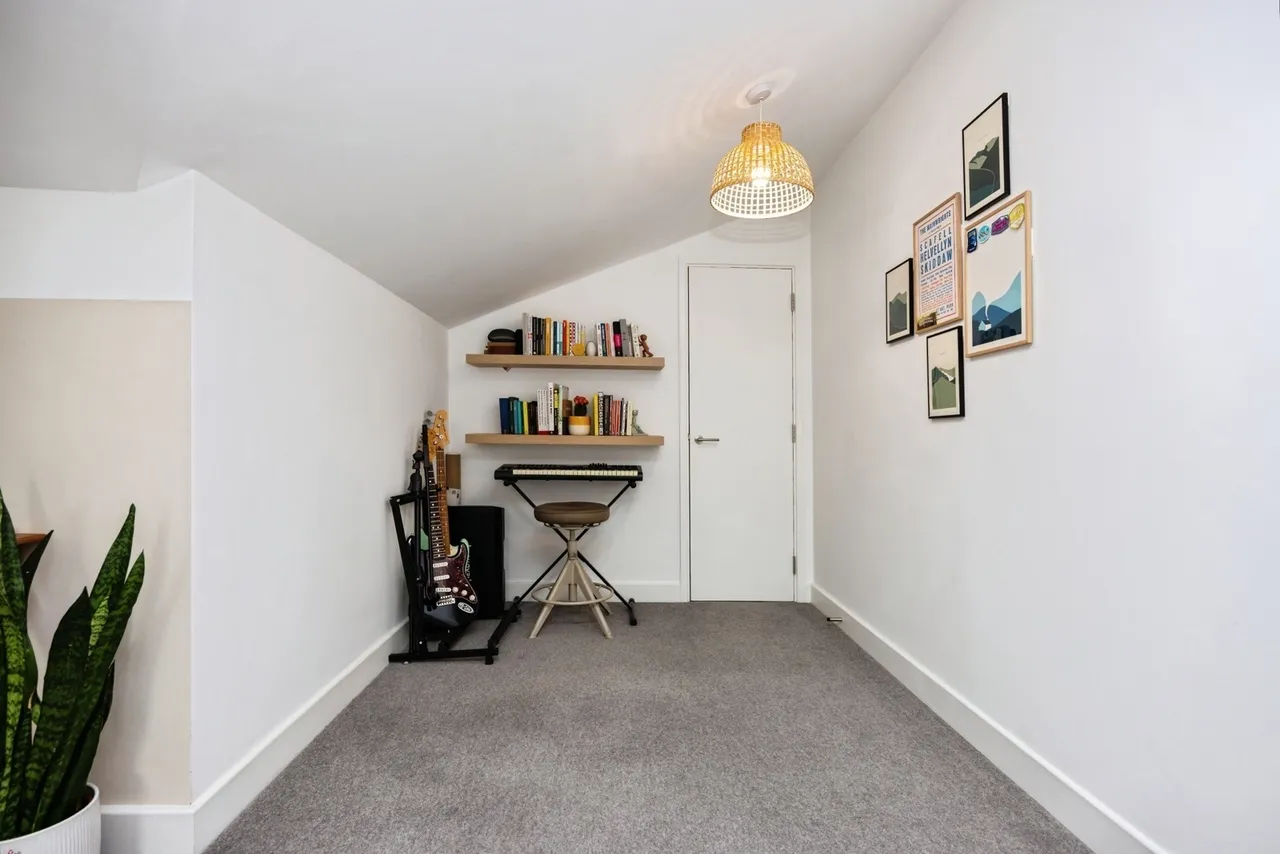 Catteshall Lane, Godalming, GU7, photo 7