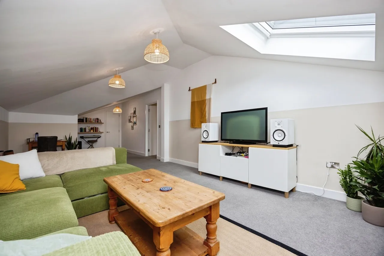 Catteshall Lane, Godalming, GU7, photo 10