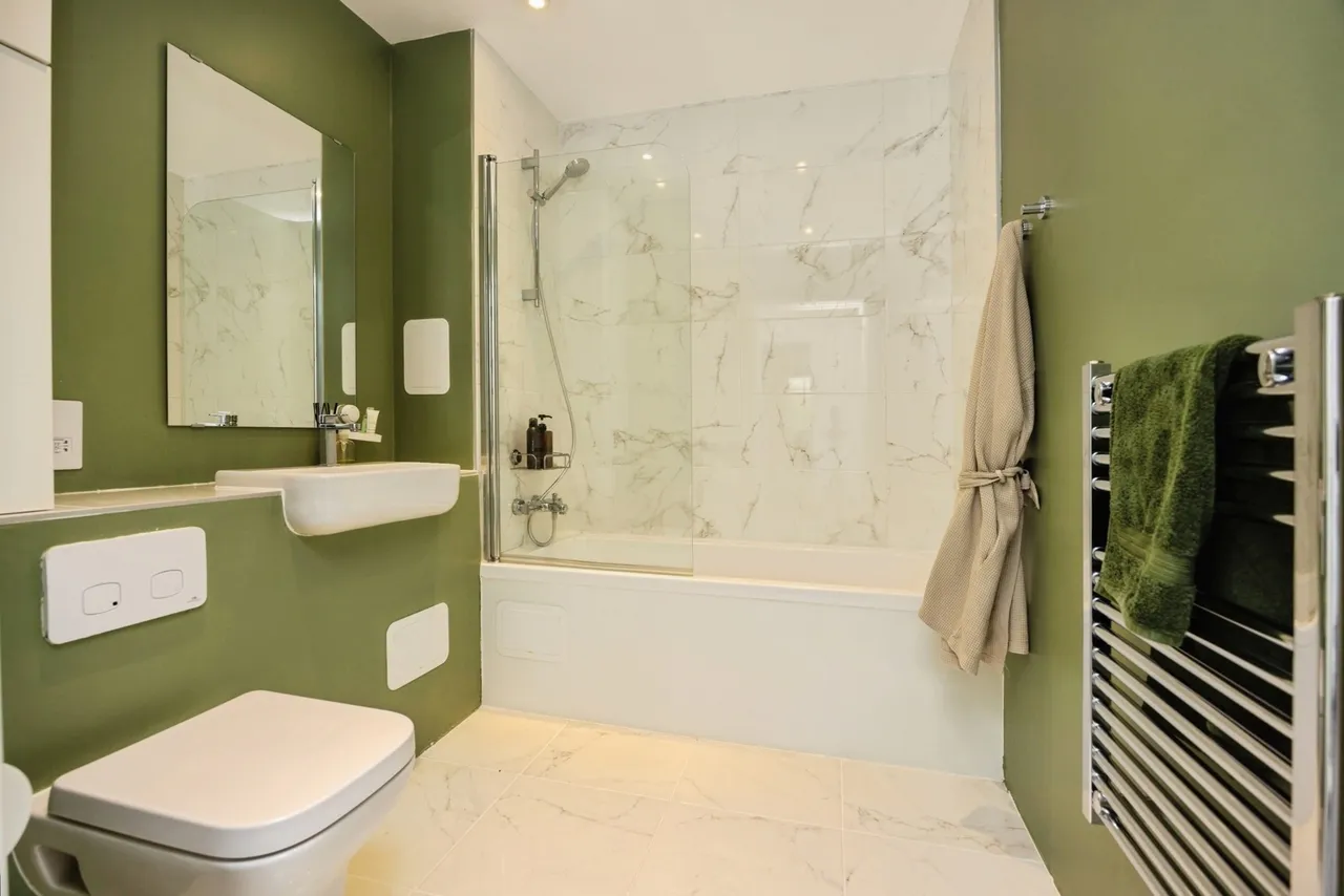 Catteshall Lane, Godalming, GU7, photo 5
