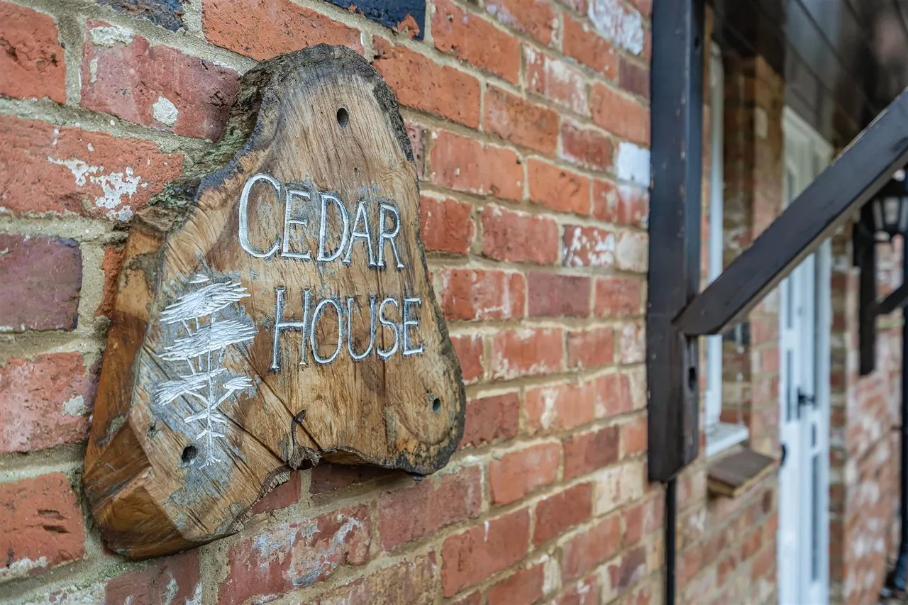 The Woodlands, Chesterton, photo 24