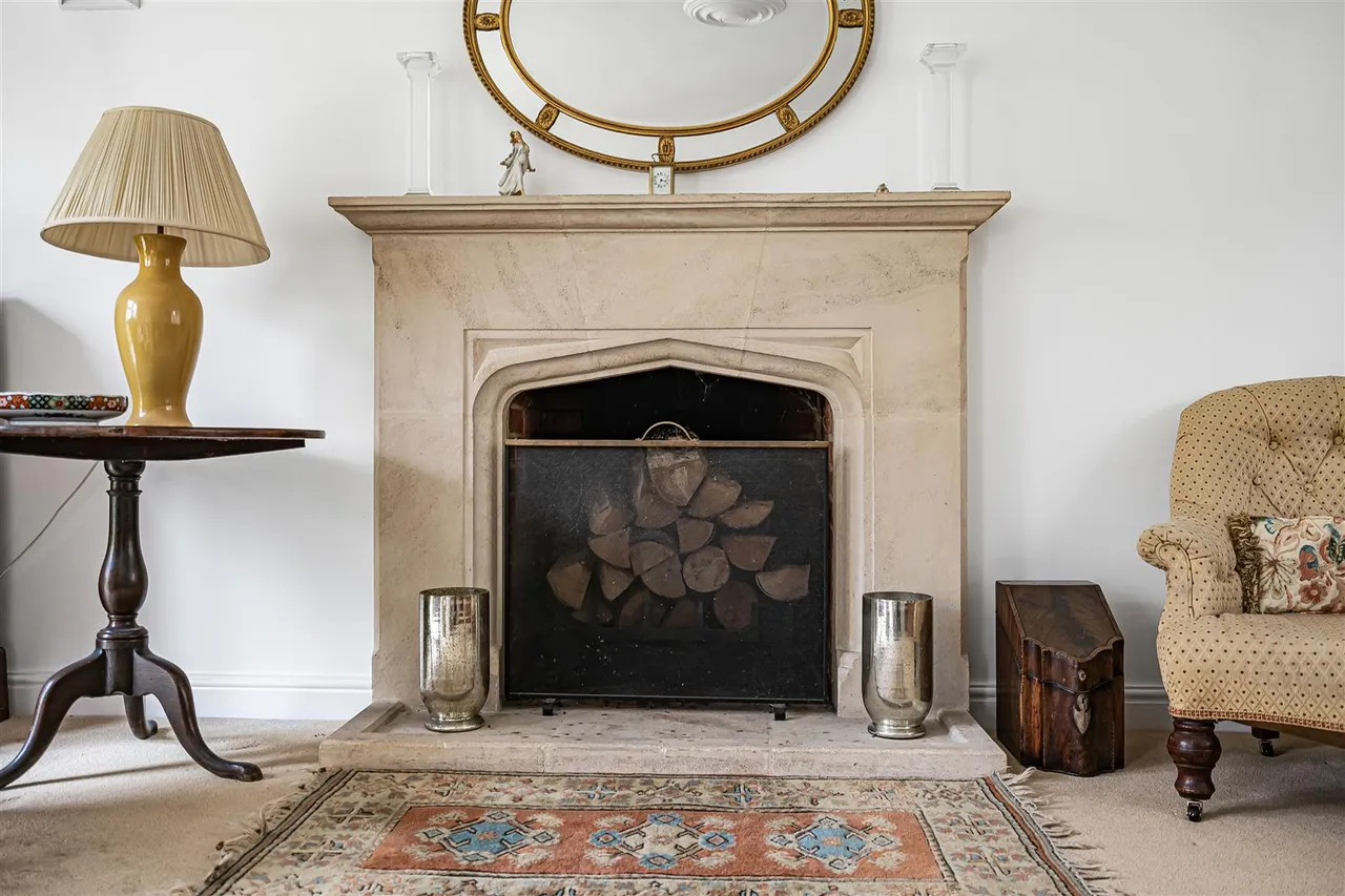 The Woodlands, Chesterton, photo 13