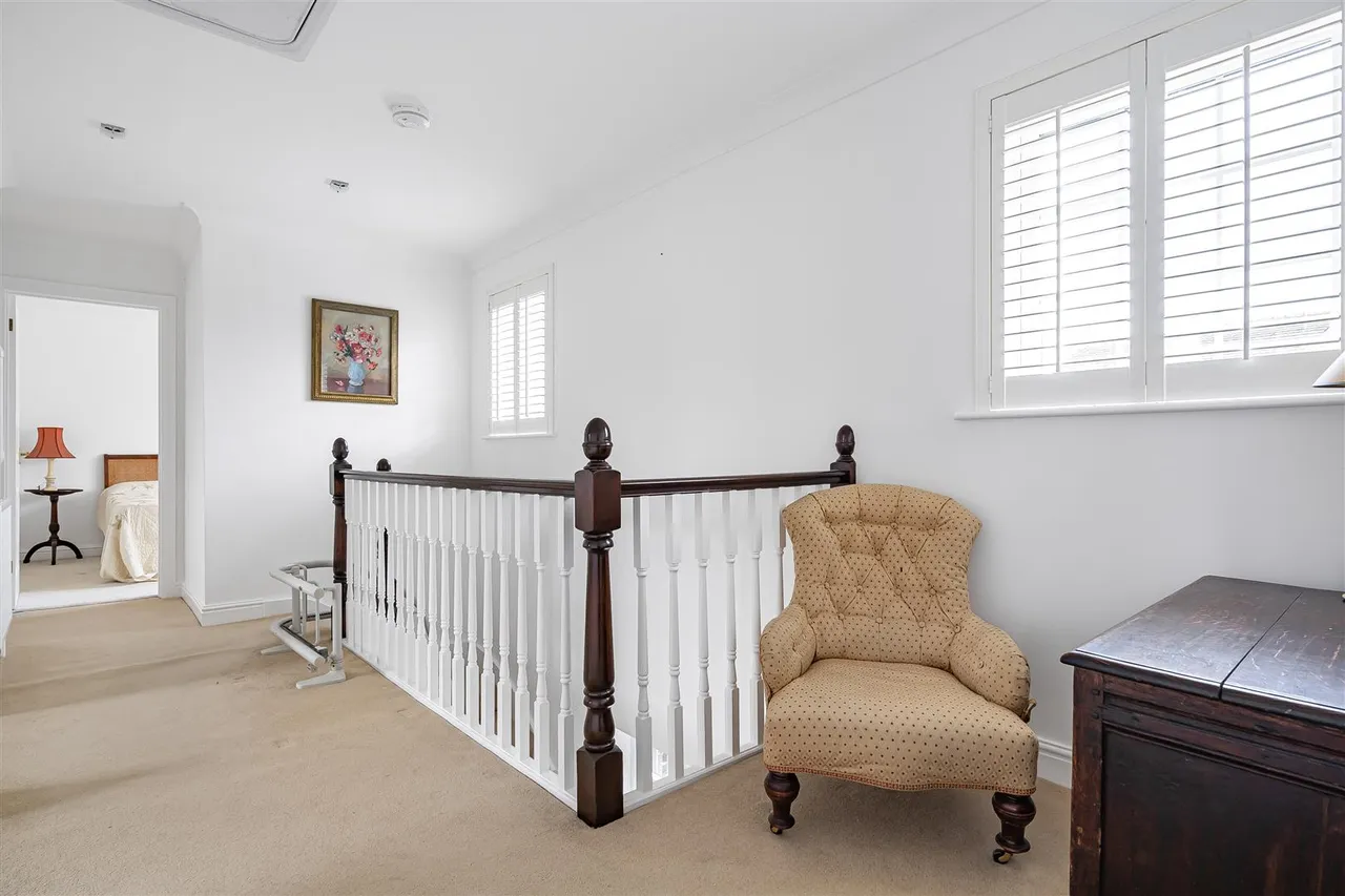 The Woodlands, Chesterton, photo 8