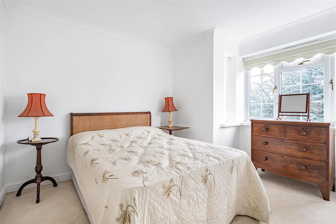 The Woodlands, Chesterton, photo 10