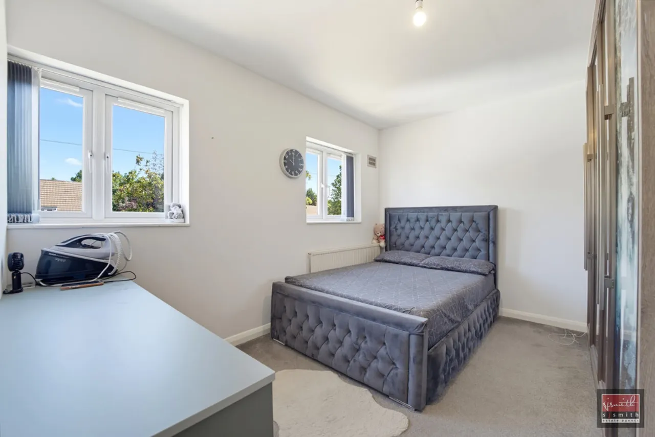 Gloucester Crescent, Staines-upon-Thames, TW18, photo 10