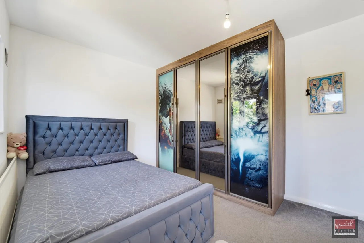 Gloucester Crescent, Staines-upon-Thames, TW18, photo 15