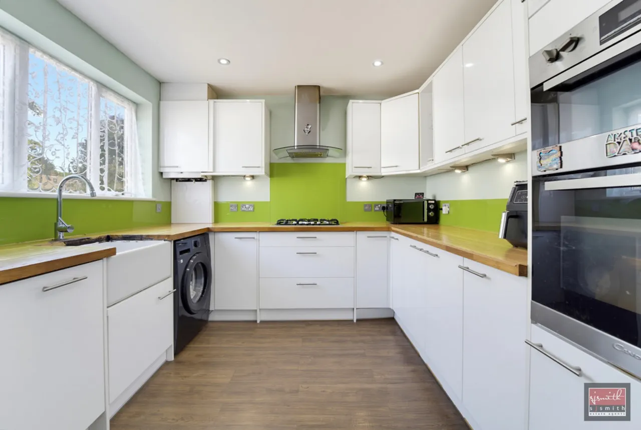 Gloucester Crescent, Staines-upon-Thames, TW18, photo 17