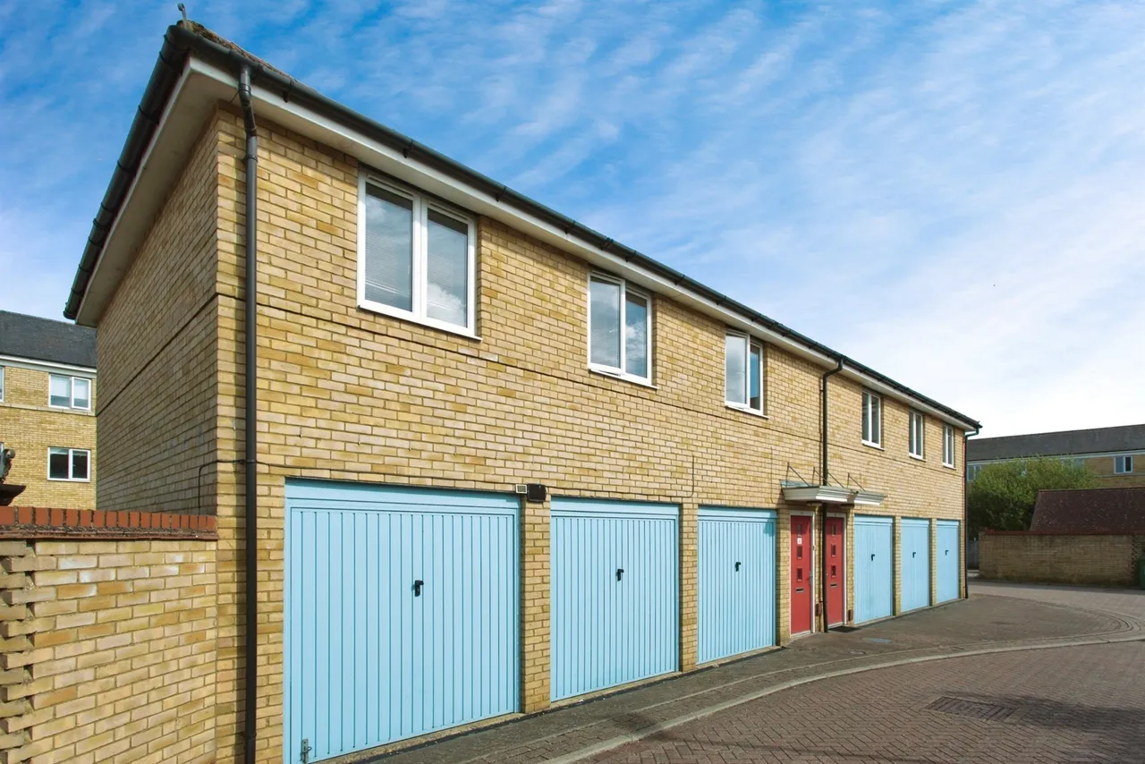 2 bed house for sale, Graham Road, Cambridge, CB4
