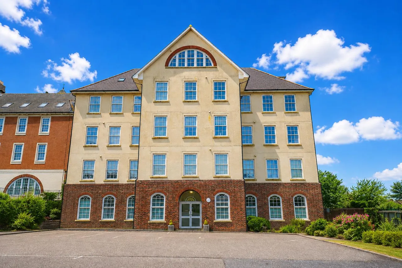 2 bed flat for sale, Paradise Walk, Bexhill-On-Sea