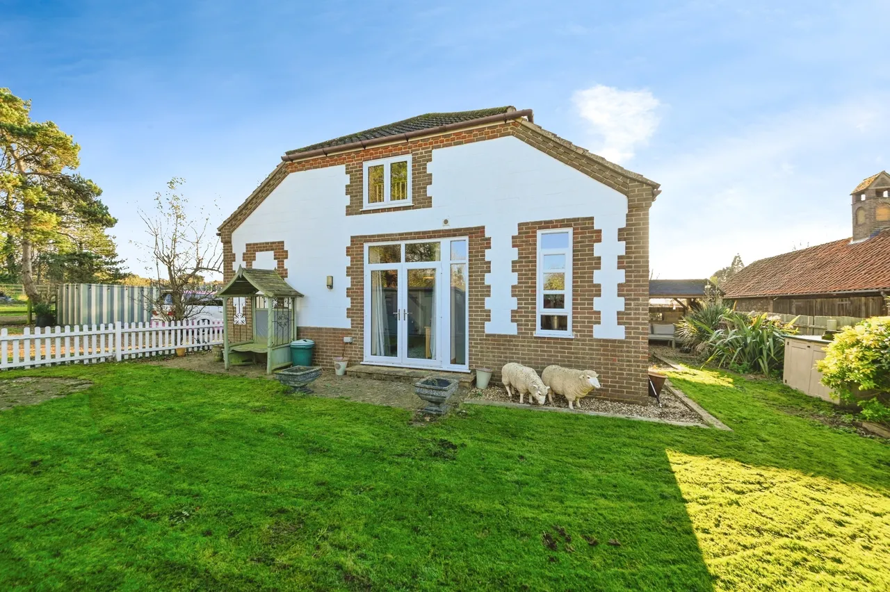 Sandy Lane, Blackborough End, King's Lynn, Norfolk, PE32, photo 12