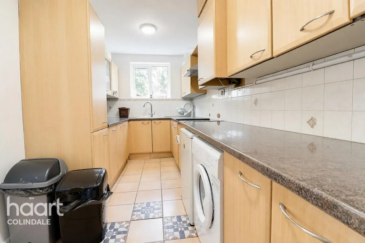Sturgess Avenue, NW4, photo 5