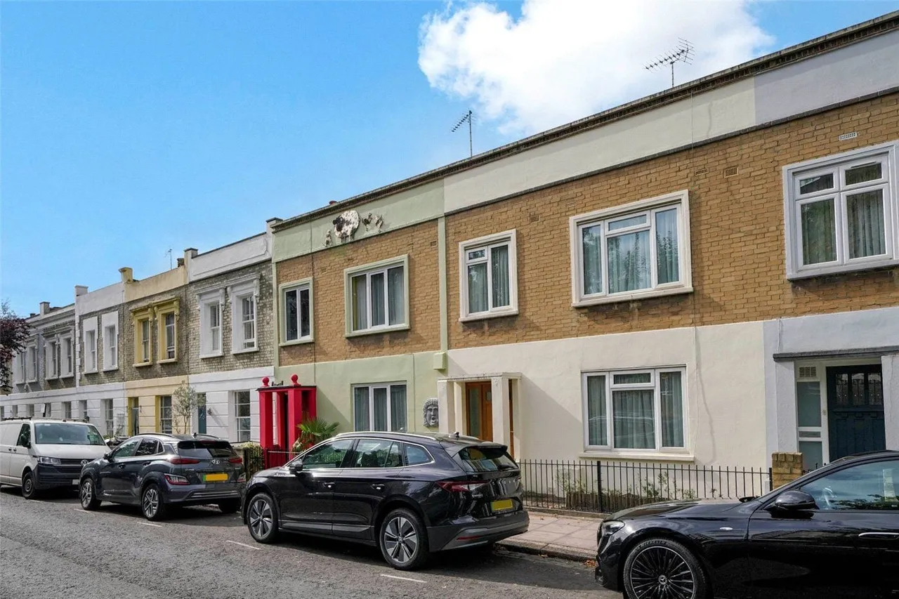 3 bed house for sale, Raglan Street, London, NW5