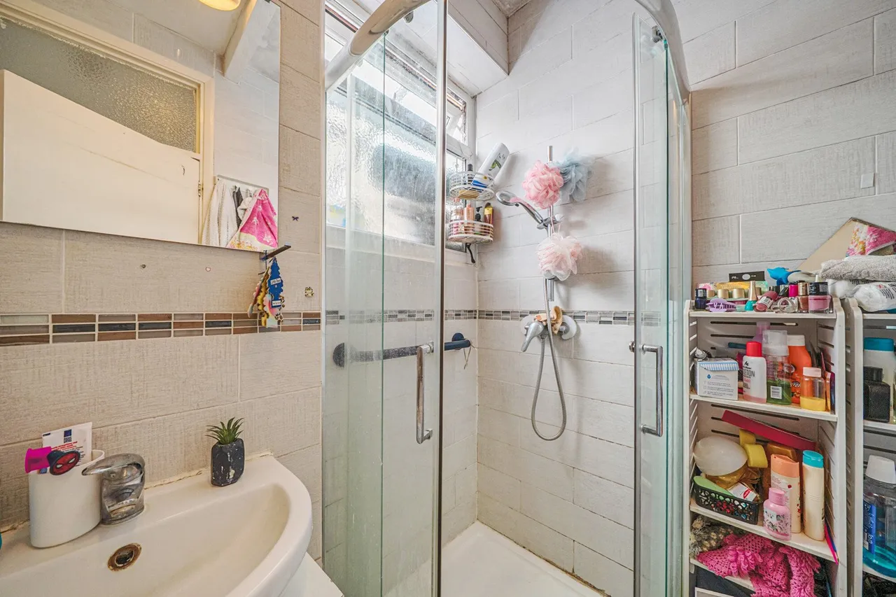 Middle Park Avenue, SE9, photo 7