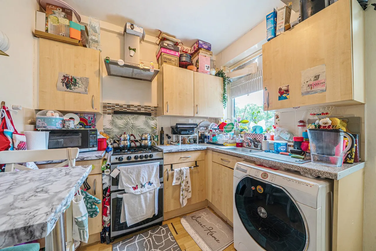 Middle Park Avenue, SE9, photo 4