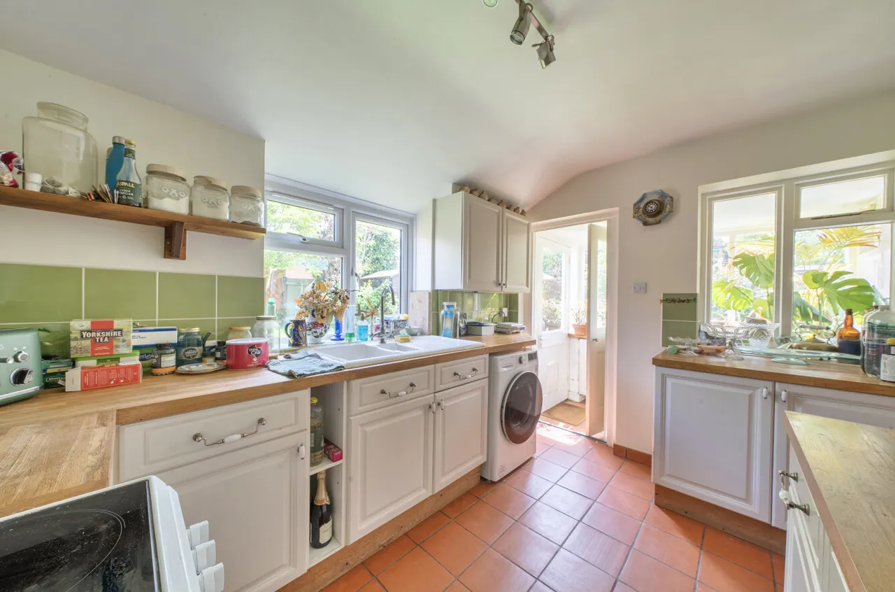 Pyles Thorne, Wellington, TA21, photo 8