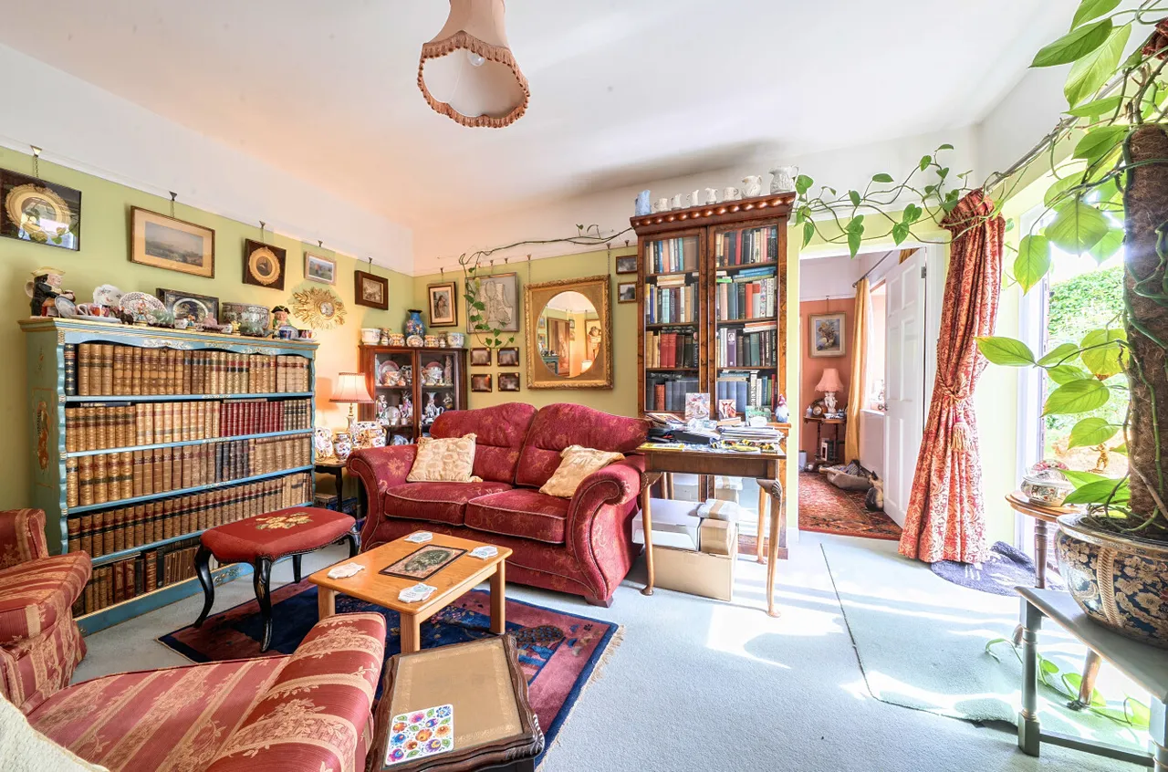 Pyles Thorne, Wellington, TA21, photo 3