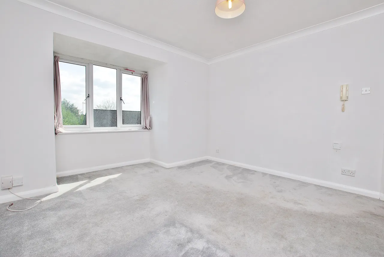 Belvedere Close, Guildford, GU2, photo 4