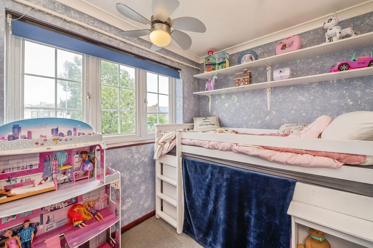 South Hall Drive, Rainham, RM13, photo 16