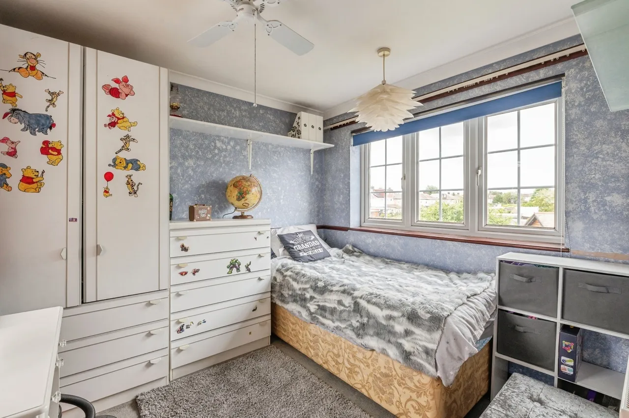 South Hall Drive, Rainham, RM13, photo 5
