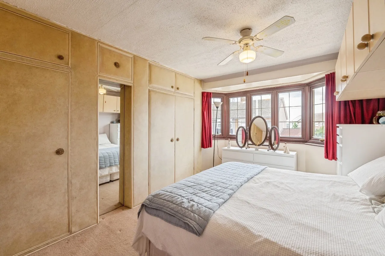 South Hall Drive, Rainham, RM13, photo 22