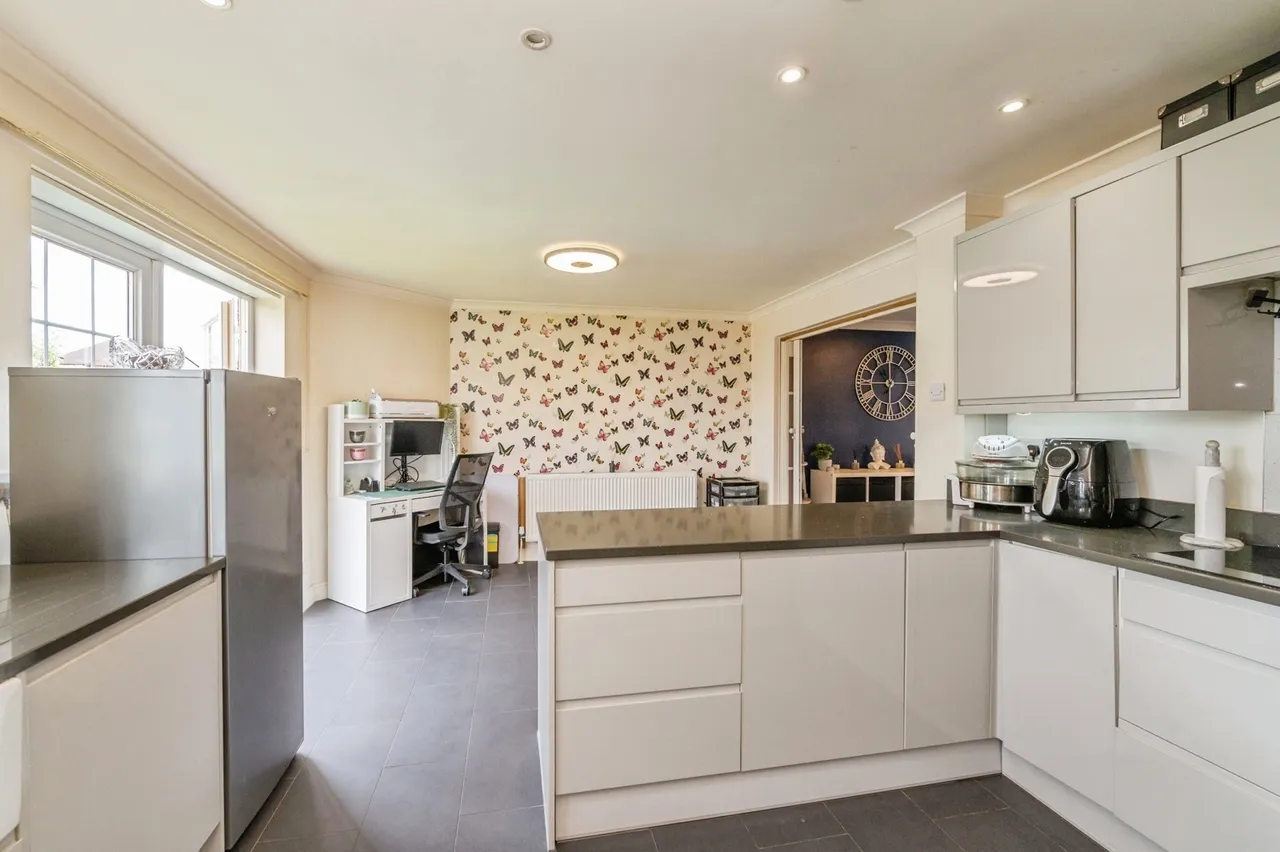 South Hall Drive, Rainham, RM13, photo 21
