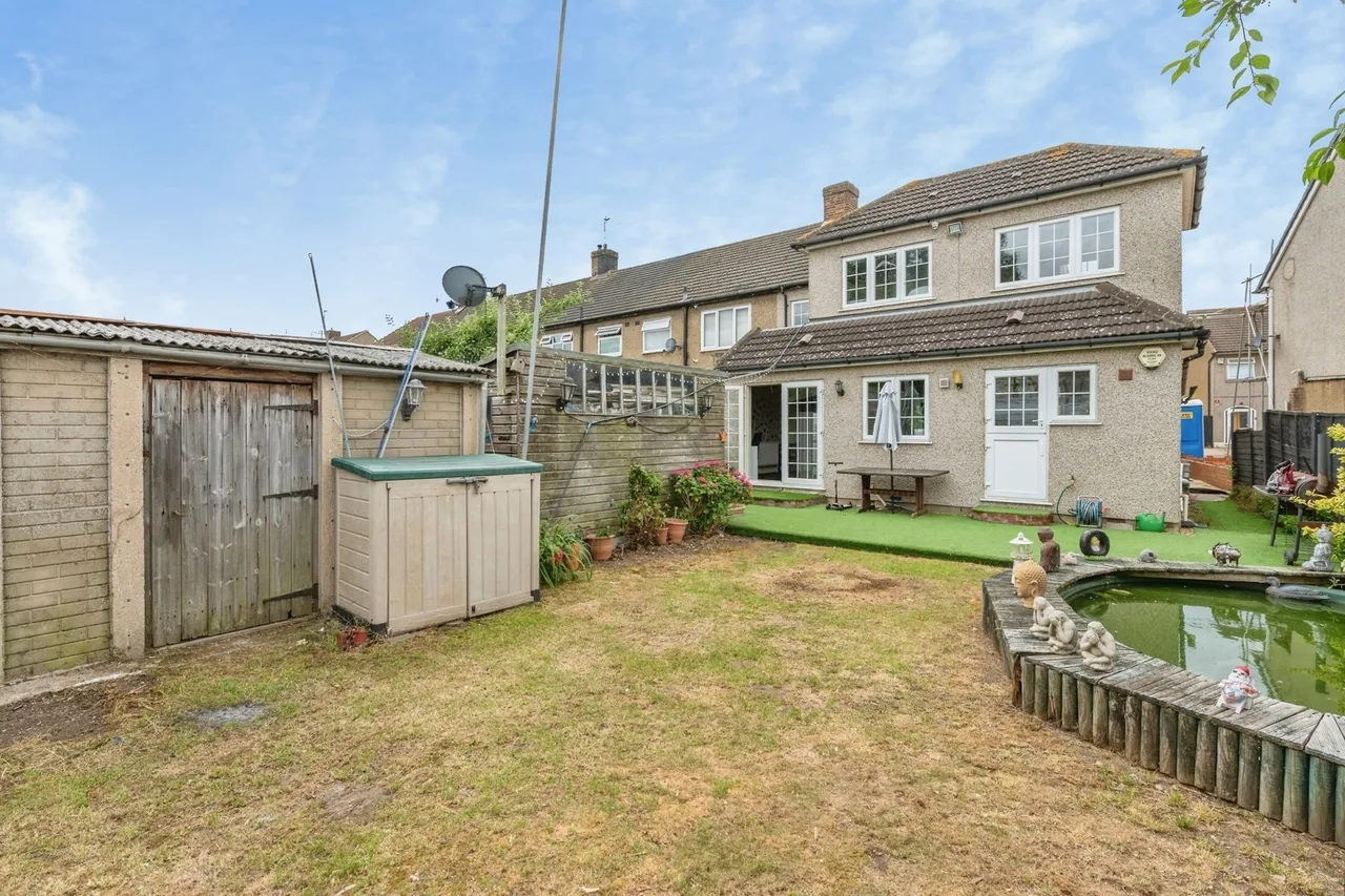 South Hall Drive, Rainham, RM13, photo 6