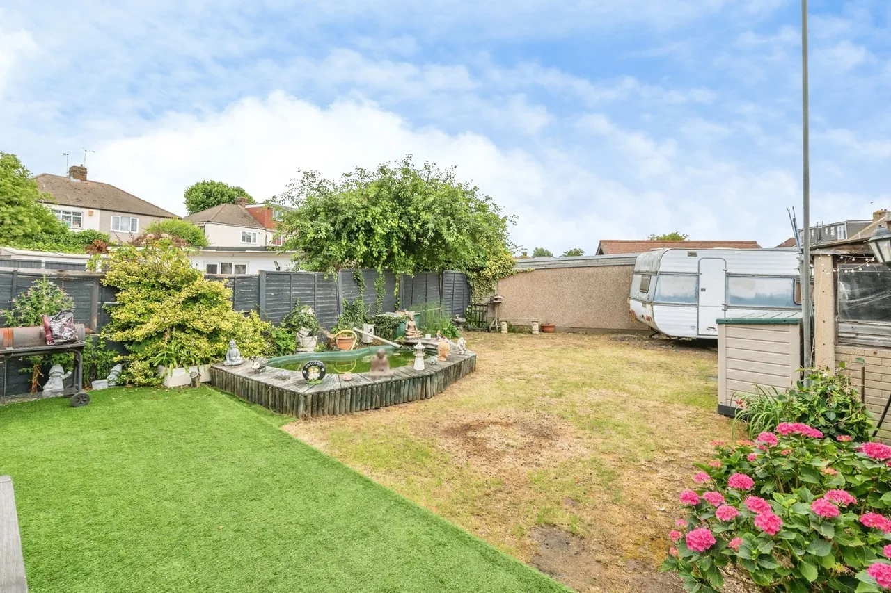South Hall Drive, Rainham, RM13, photo 14