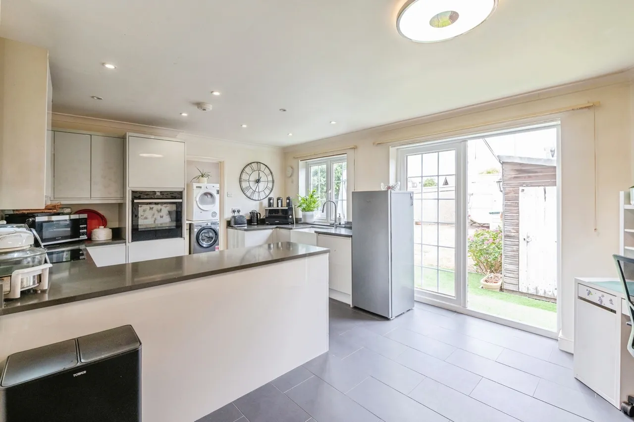 South Hall Drive, Rainham, RM13, photo 4