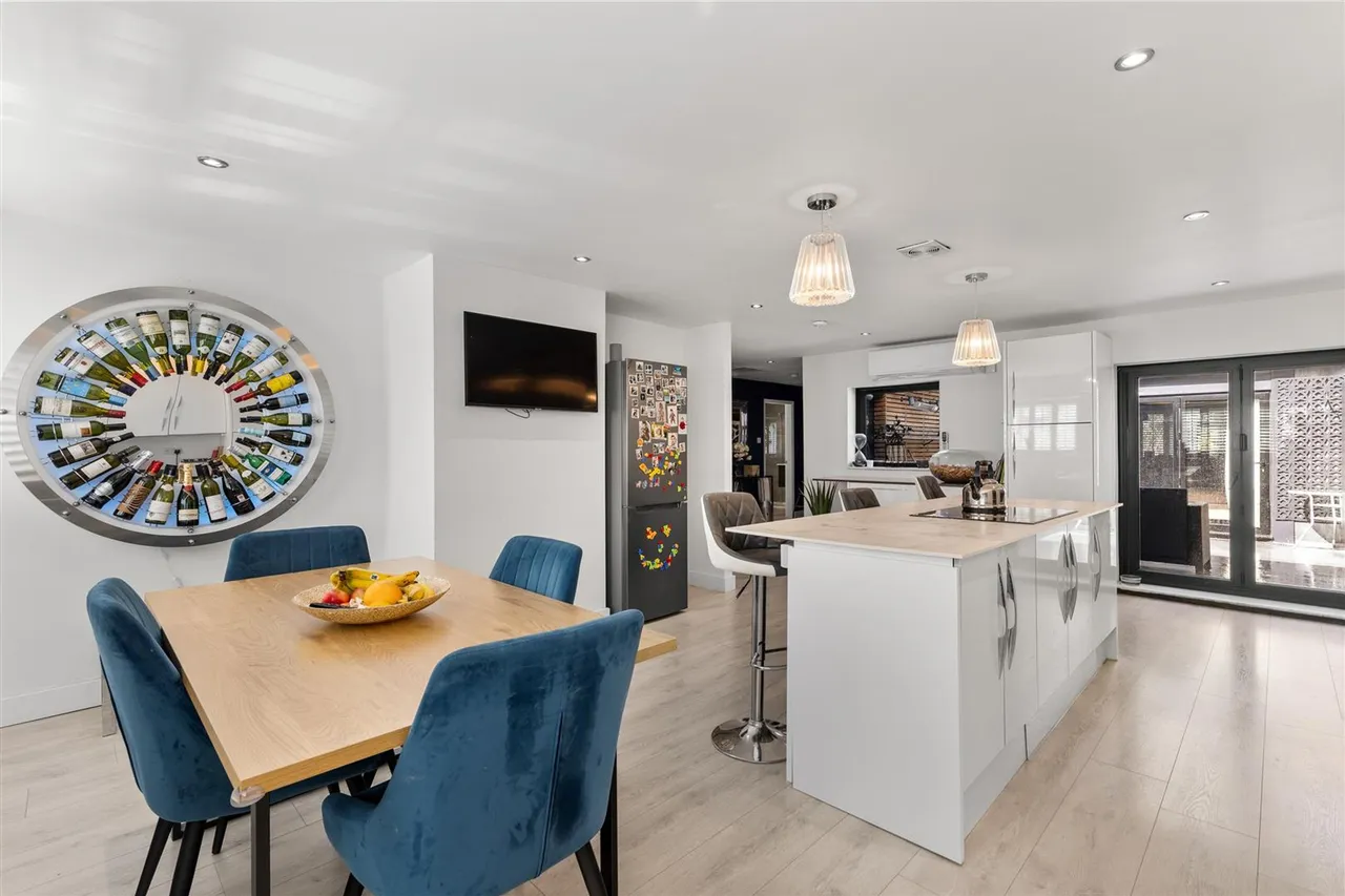 Main Street, Tiddington, CV37, photo 6