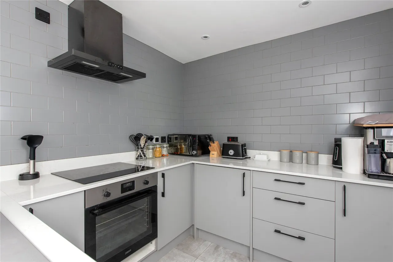 High Street, Potterspury, NN12, photo 18