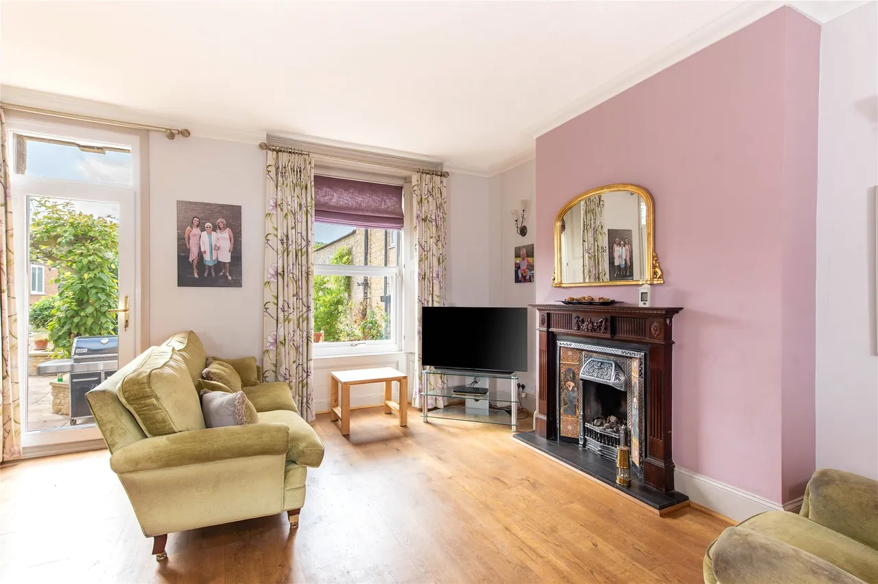 High Street, Potterspury, NN12, photo 8