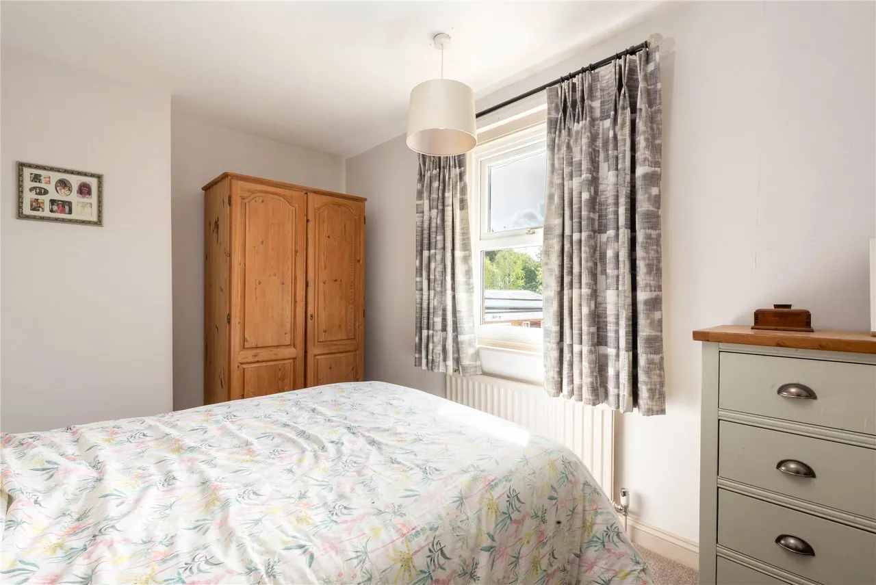 High Street, Potterspury, NN12, photo 13