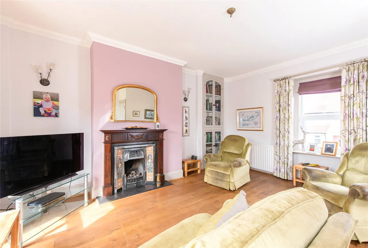 High Street, Potterspury, NN12, photo 7