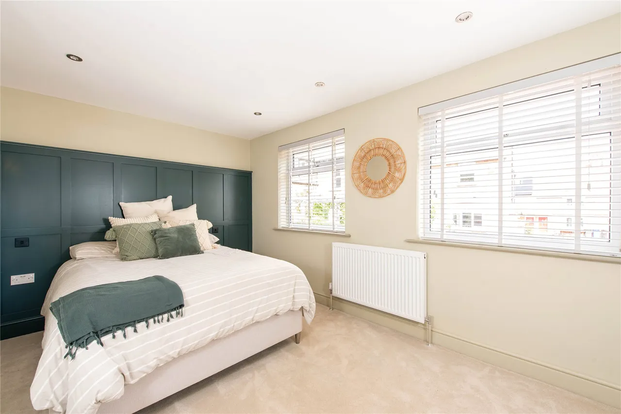High Street, Potterspury, NN12, photo 20