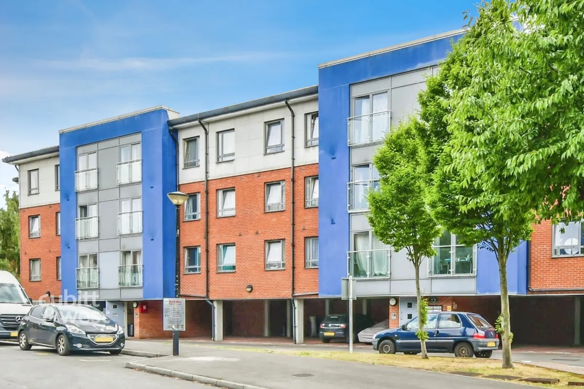 2 bed flat to rent, Cleeve Way, Sutton, SM1