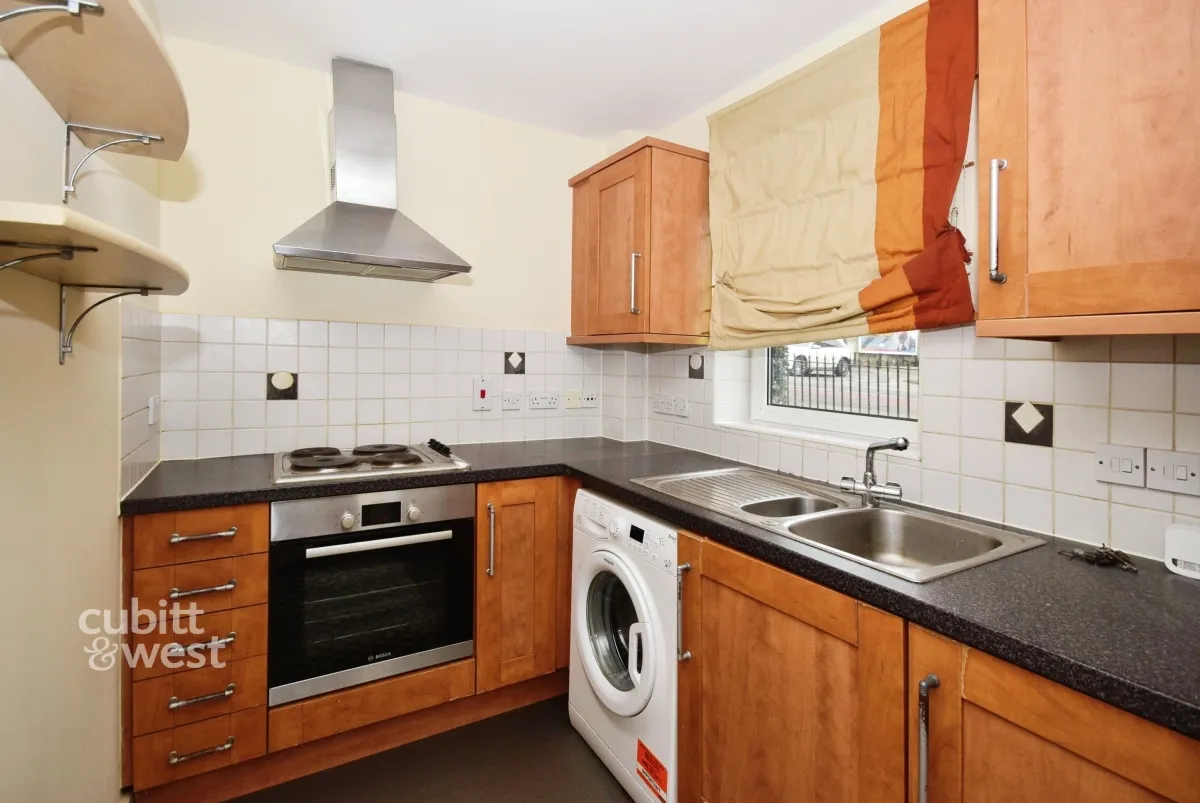 Cleeve Way, Sutton, SM1, photo 2