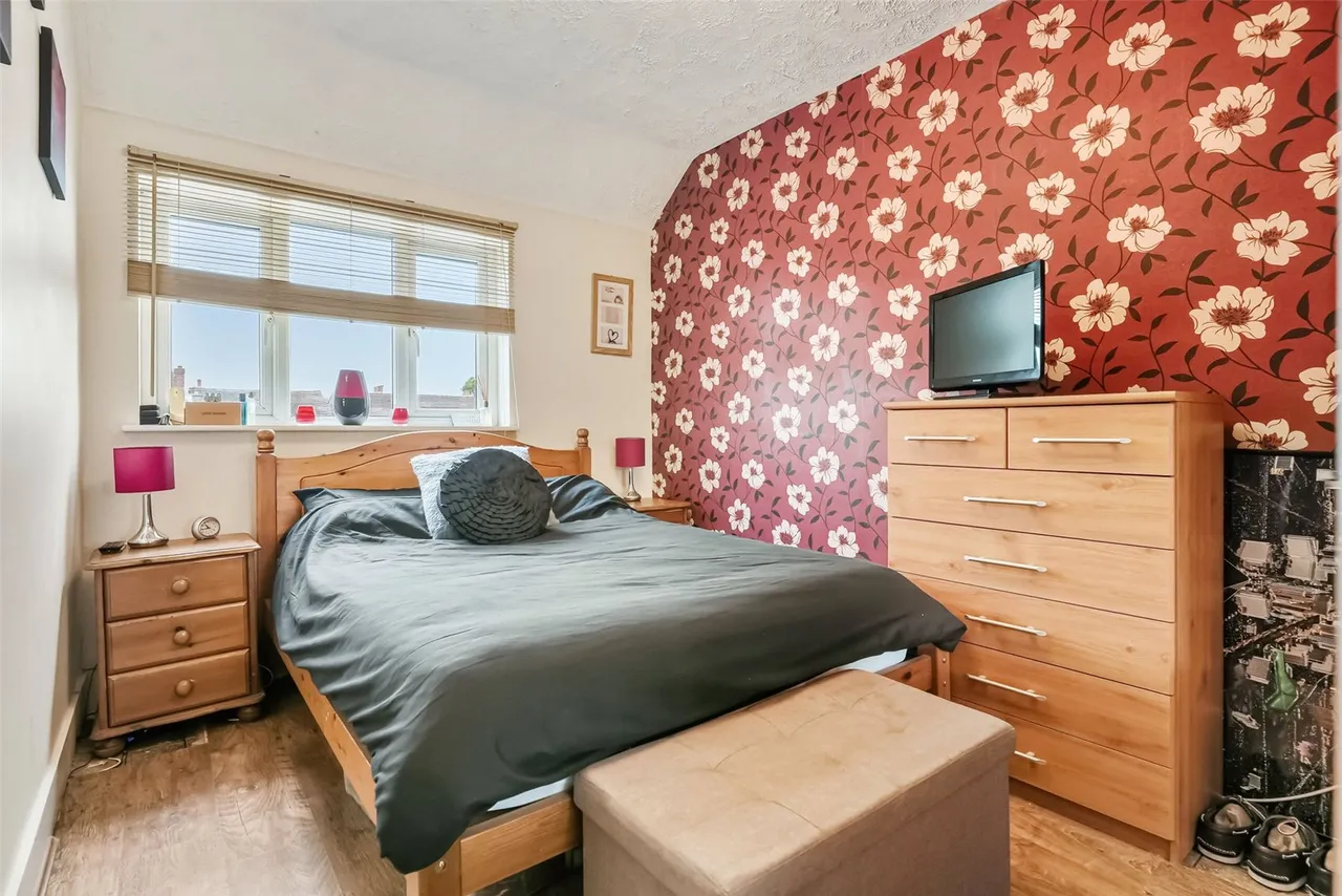 The Alders, Hanworth, TW13 6NX, photo 10