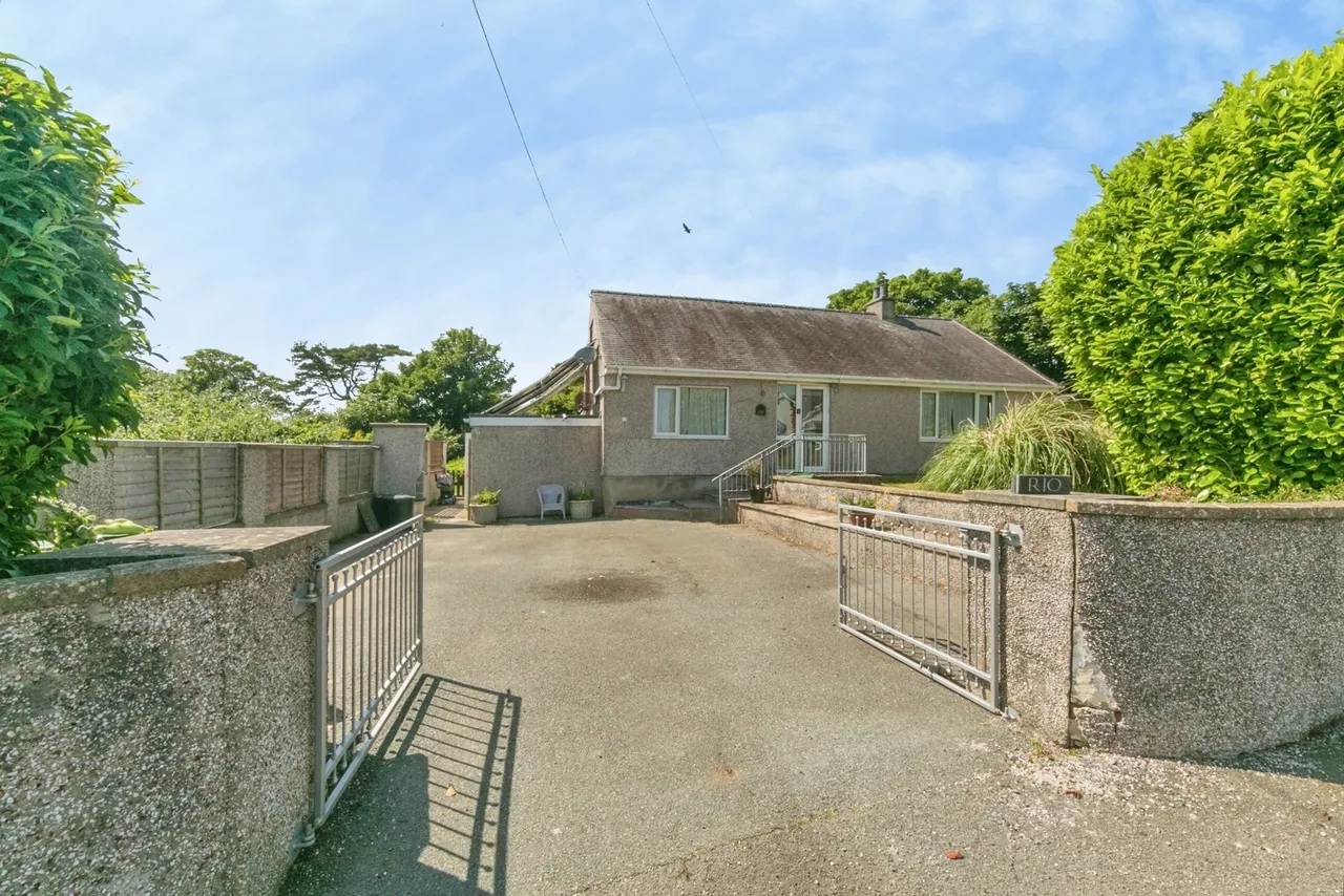5 bed house for sale, Rhosybol, Amlwch, LL68
