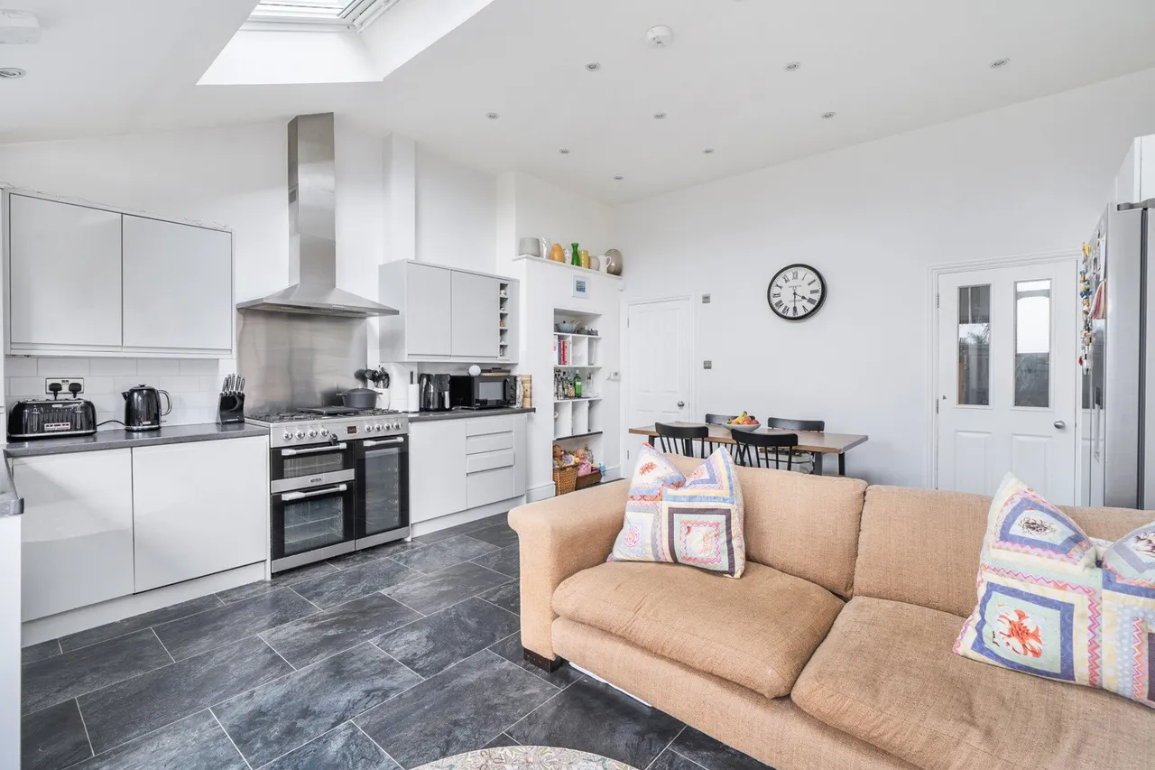 Mackenzie Road, BR3, photo 18
