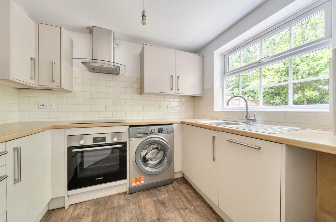 Raleigh Way, Frimley, Camberley, Surrey, GU16 8RH, photo 3