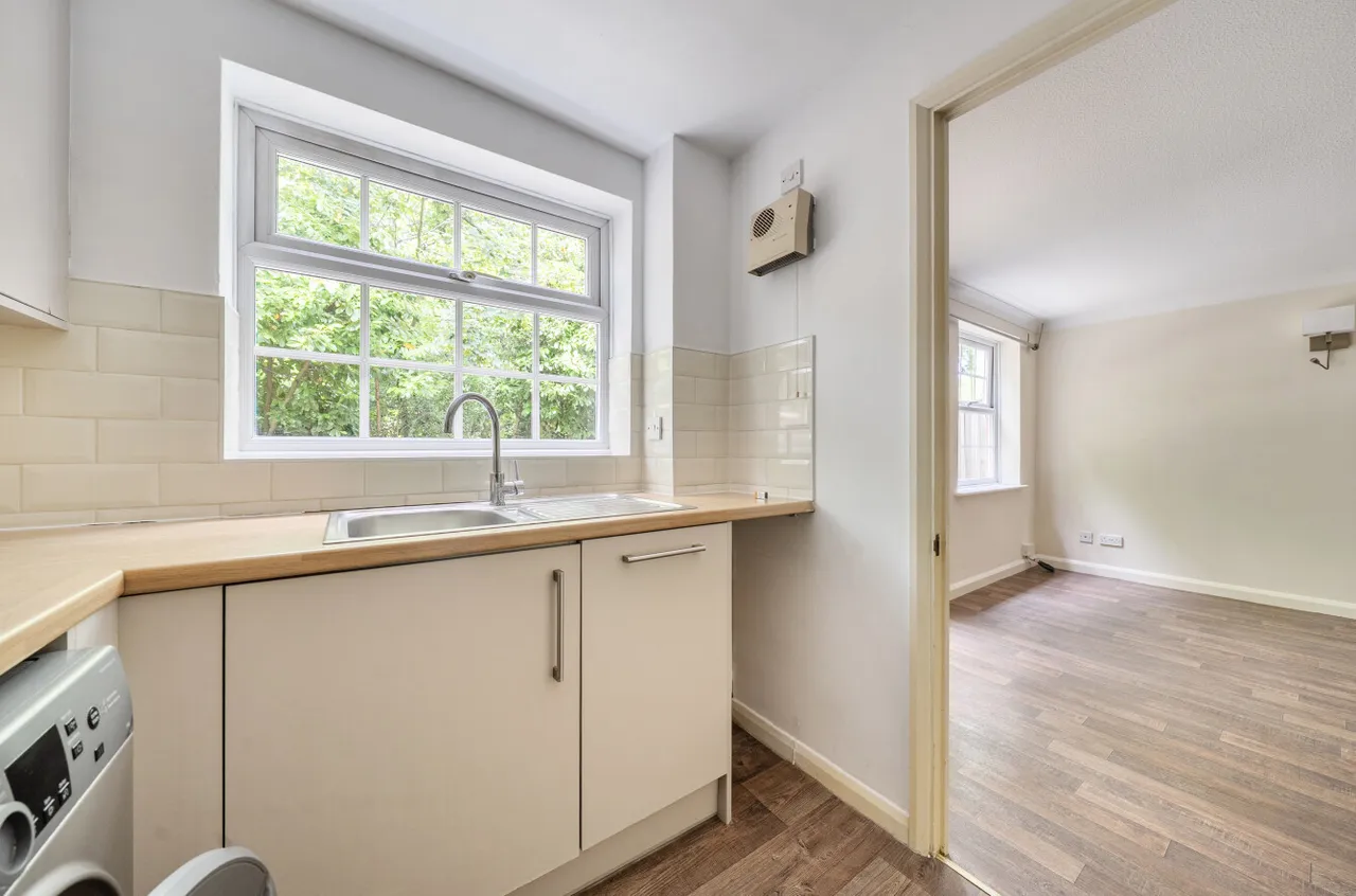 Raleigh Way, Frimley, Camberley, Surrey, GU16 8RH, photo 2