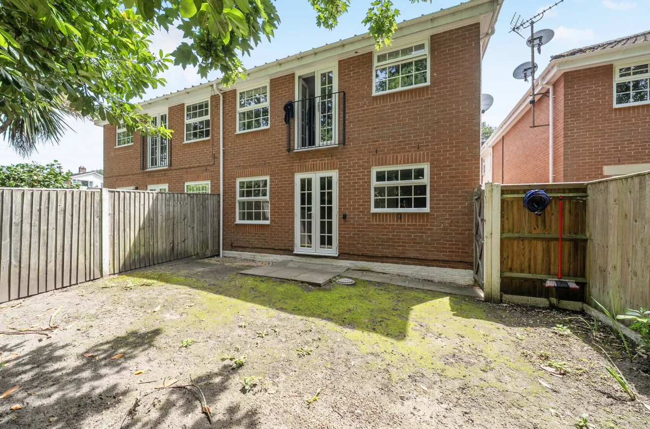 Raleigh Way, Frimley, Camberley, Surrey, GU16 8RH, photo 11
