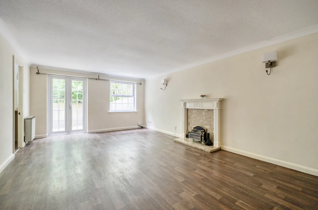 Raleigh Way, Frimley, Camberley, Surrey, GU16 8RH, photo 6
