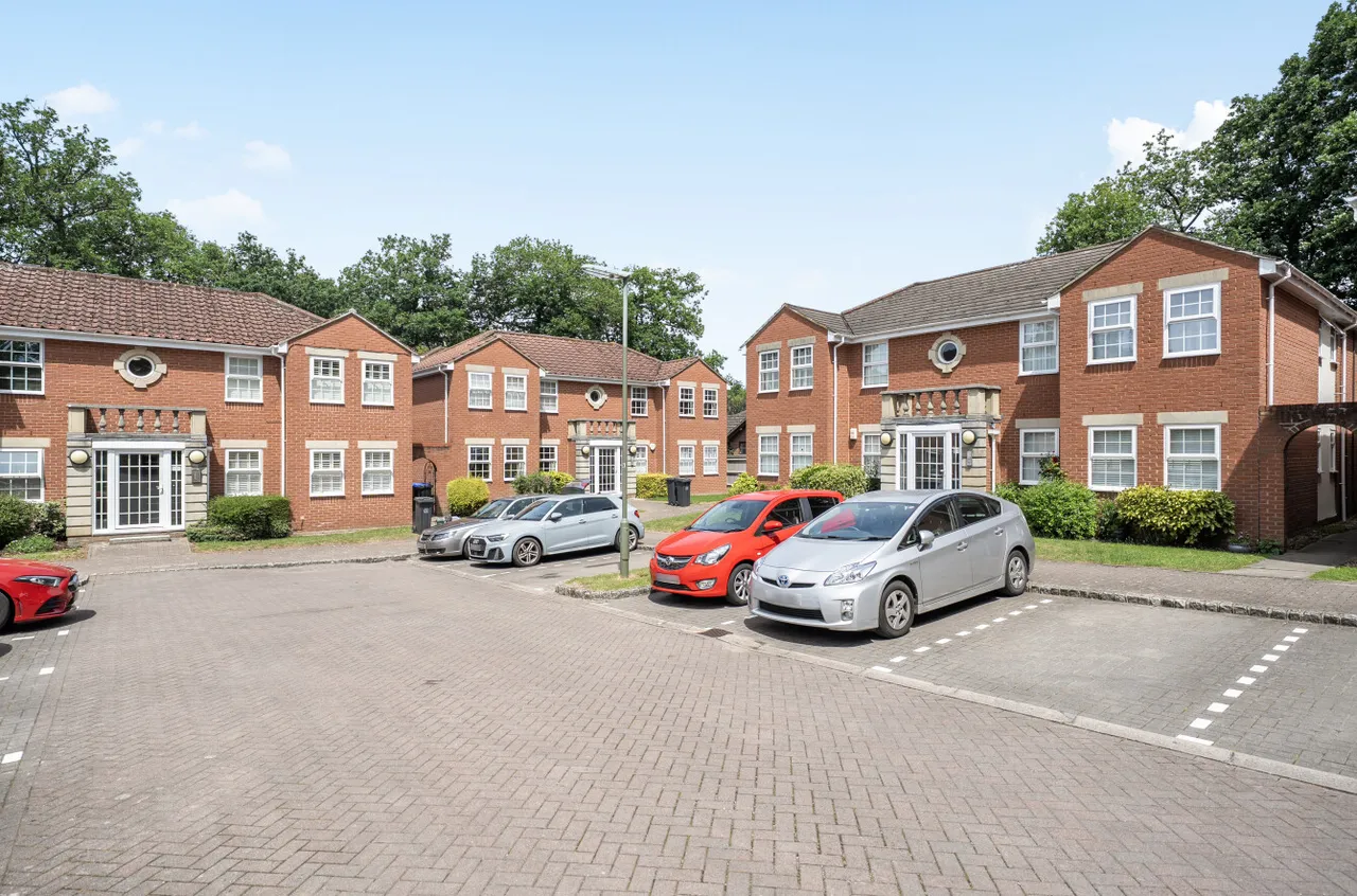 Raleigh Way, Frimley, Camberley, Surrey, GU16 8RH, photo 9